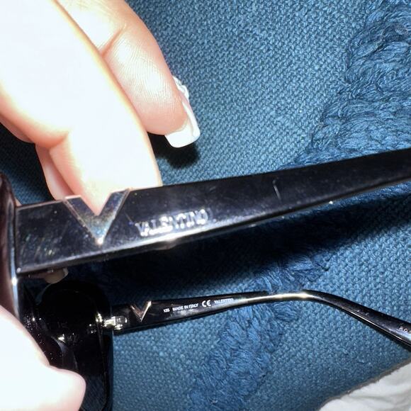 Valentino Sunglasses Frames V625S 210 001 135 Cut Out “V” Temple Cat Eye Black - Picture 8 of 9